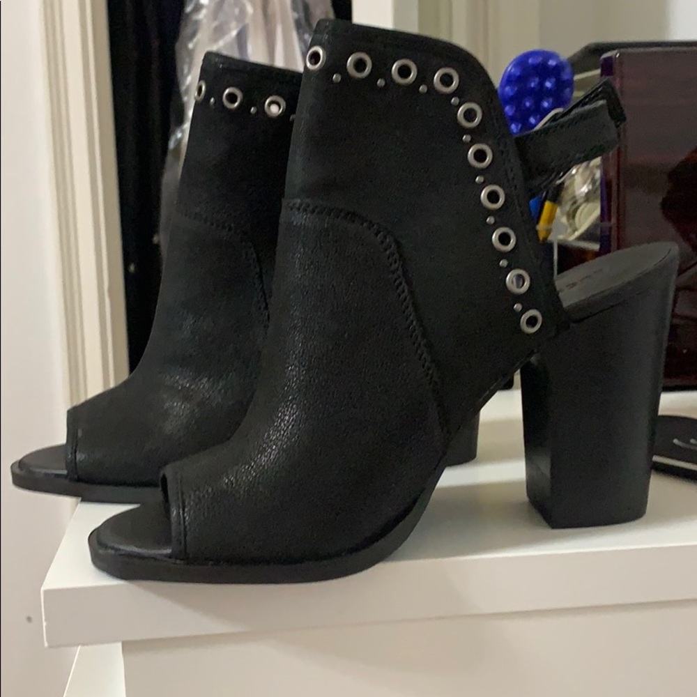 Lucky brand heeled shoe